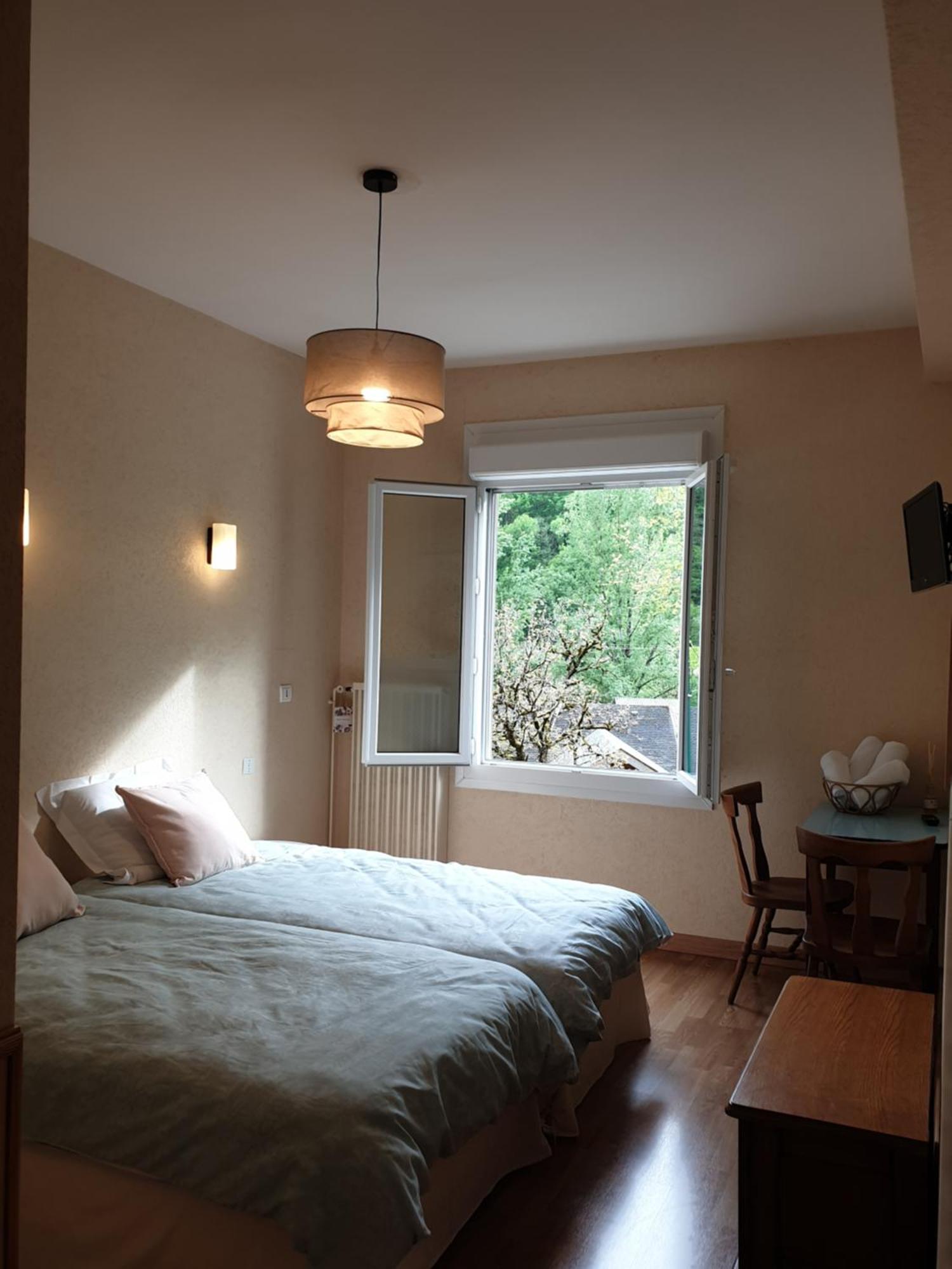 Aux Gorges Du Dourdou Hotel Conques-en-Rouergue ภายนอก รูปภาพ