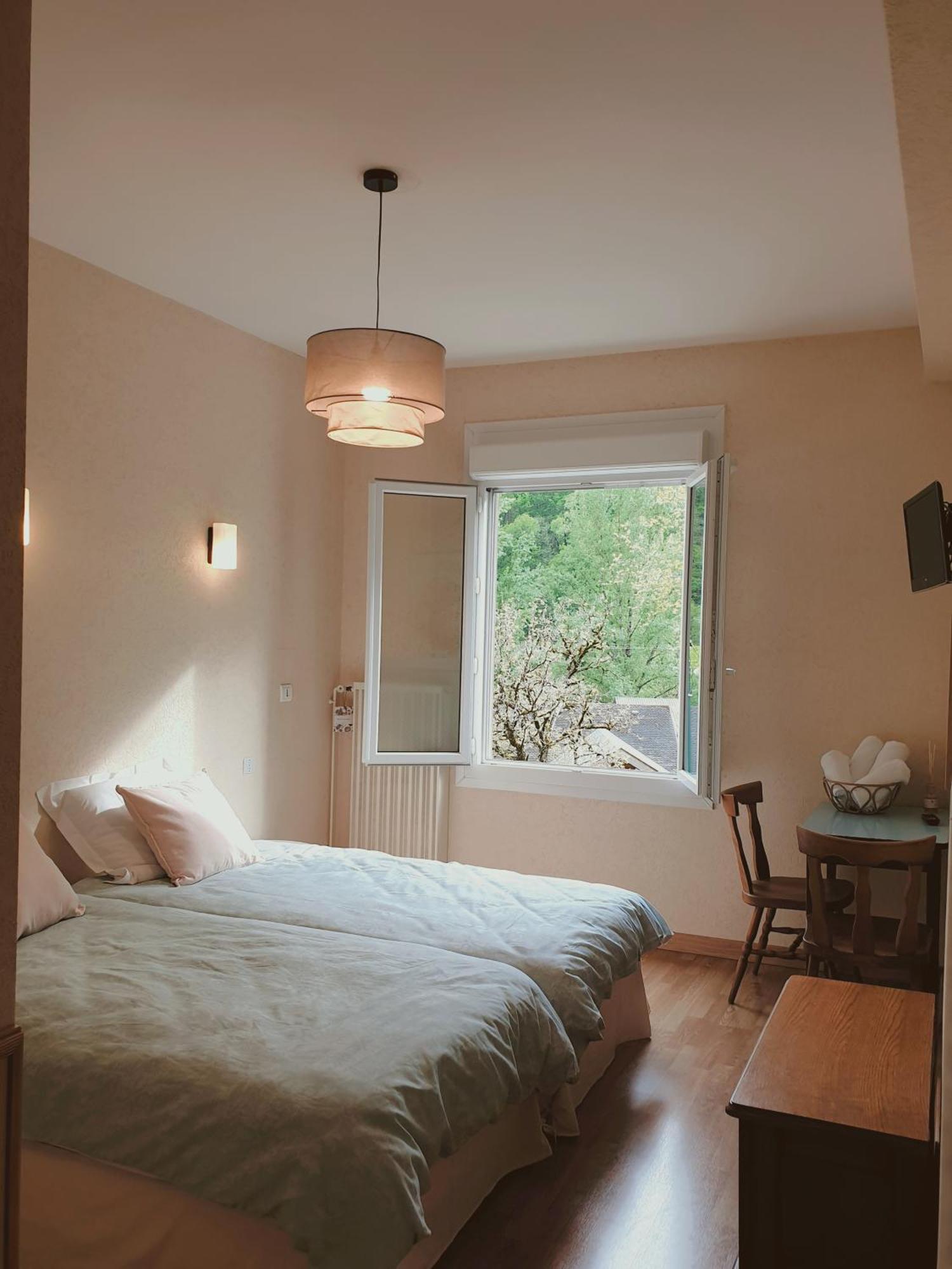 Aux Gorges Du Dourdou Hotel Conques-en-Rouergue ภายนอก รูปภาพ